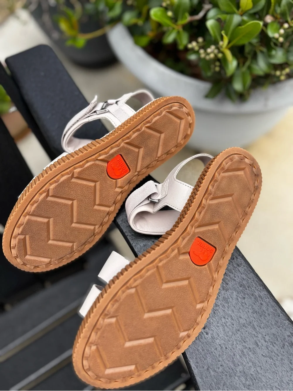 Sorel offWhite Leather Strappy Platform Sandals with Gum Sole new without tags